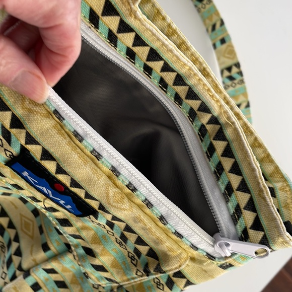 Kavu crossbody bag,, yellow, green & black design - Picture 5 of 8